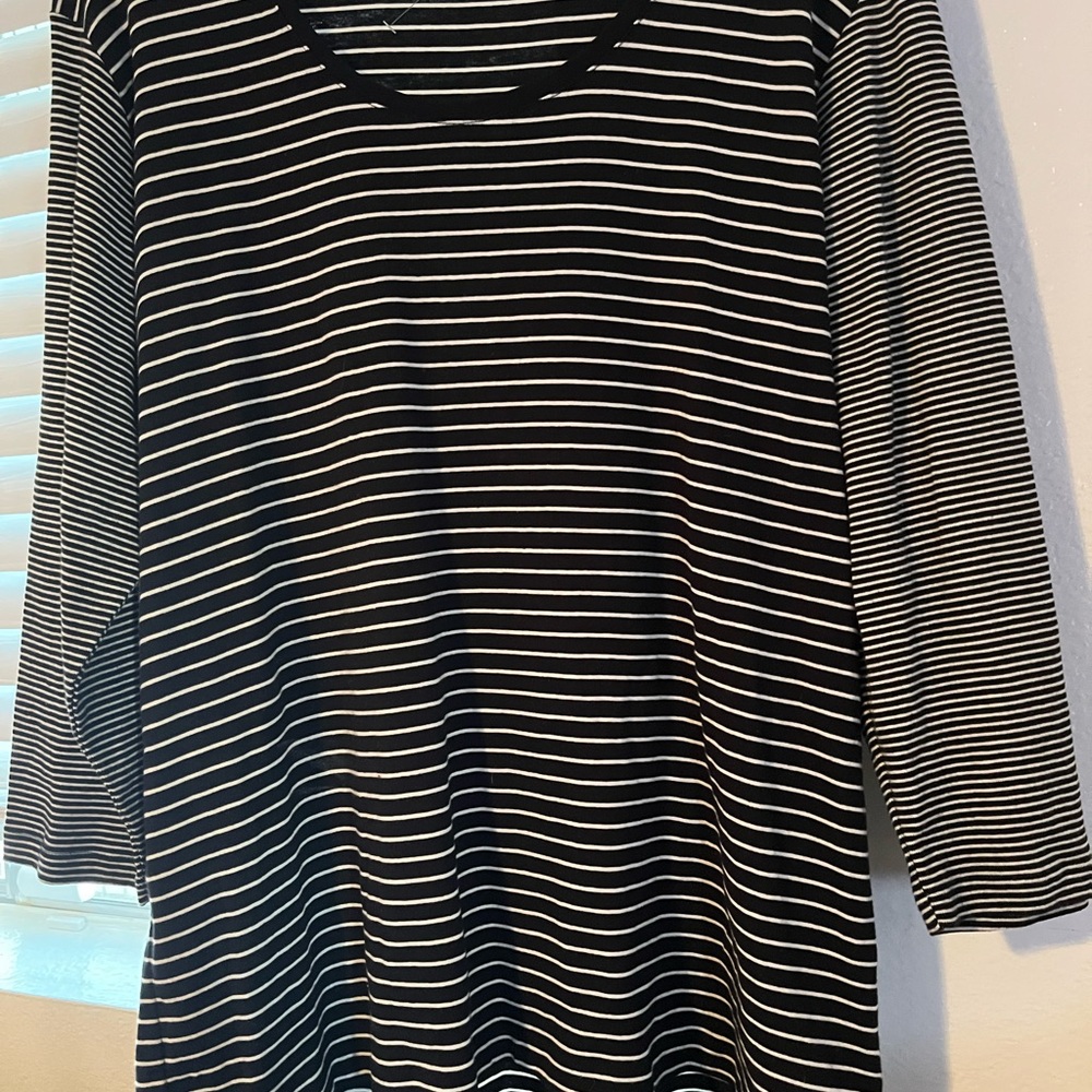 Jones New York Black and White Striped Long Sleeve Top